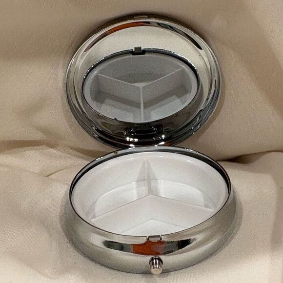 Cute Terrier Dog Travel Pill Box 3 Compartment Medicine Metal Cat Pill Case NEW - Picture 5 of 5